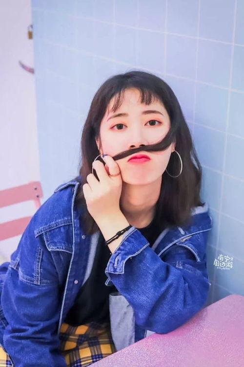 小星星女网红照片,揭秘小星星女网红的时尚魅力