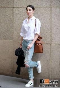 穿牛仔裤的明星,明星们的潮流穿搭揭秘