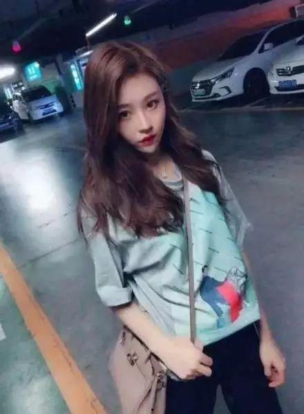 网红裸足图片搜索视频,背后的视频故事揭秘