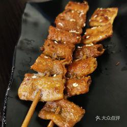 明星吃烤大肠图片,香气四溢引人垂涎